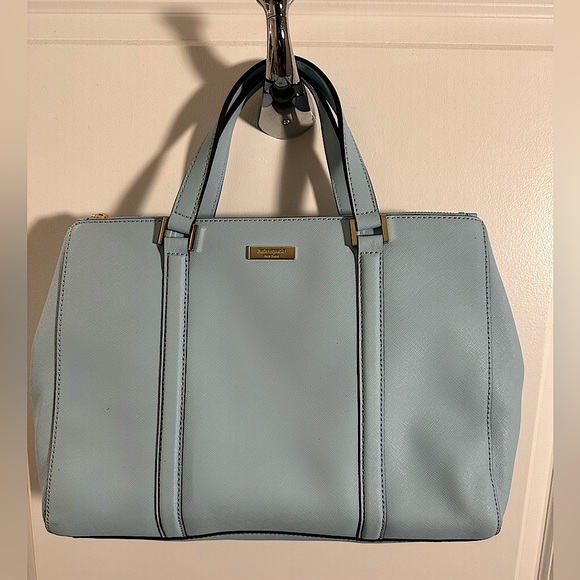 kate spade Handbags - EUC Kate Spade Large Satchel Tote Purse with Zipper Pouches & Detachable Strap